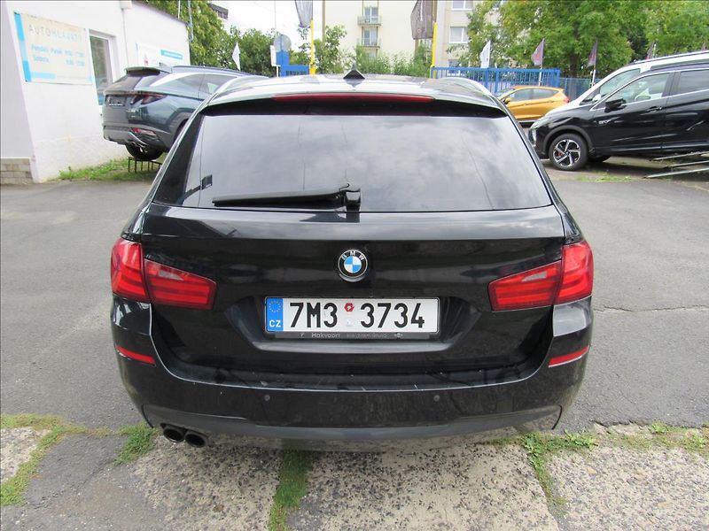 BMW Řada 5 3,0 d 530d xDrive - fotka 5 z 35