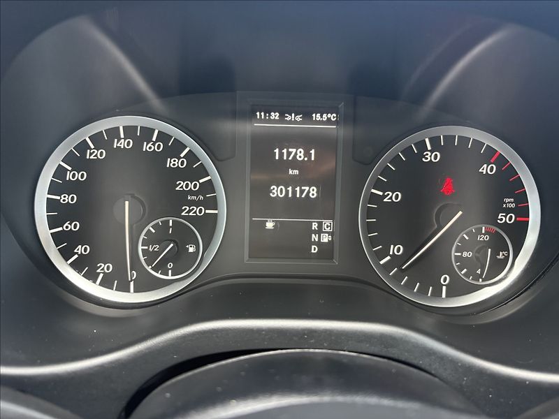 Mercedes-Benz Vito 2,1 140 kw 4x4 L 8 míst servis - fotka 11 z 29