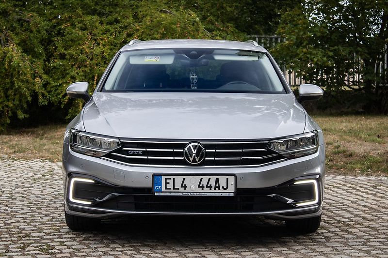 Volkswagen Passat - fotka 2 z 21