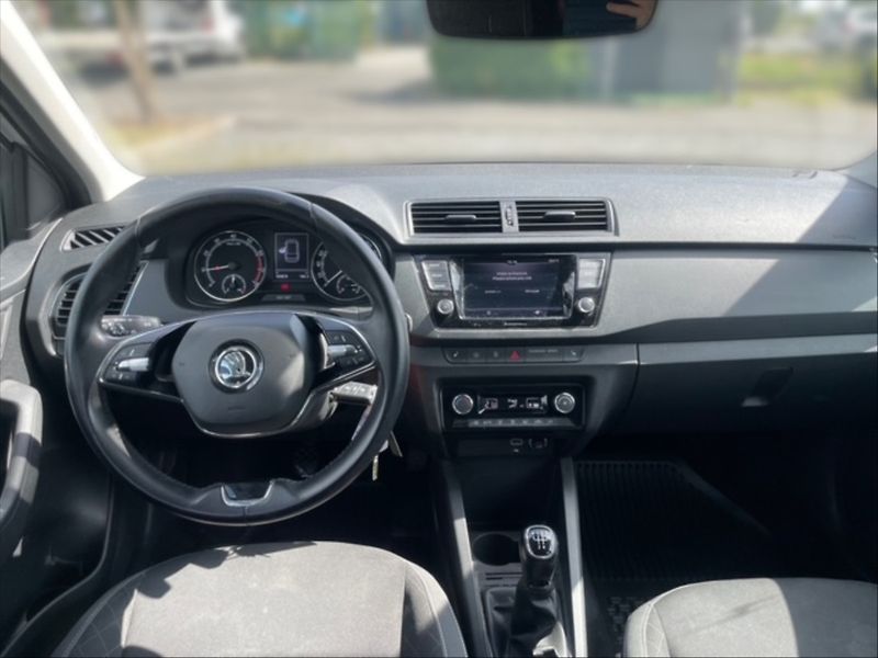 Škoda Fabia 1,0 TSI 70 Ambition - fotka 9 z 11