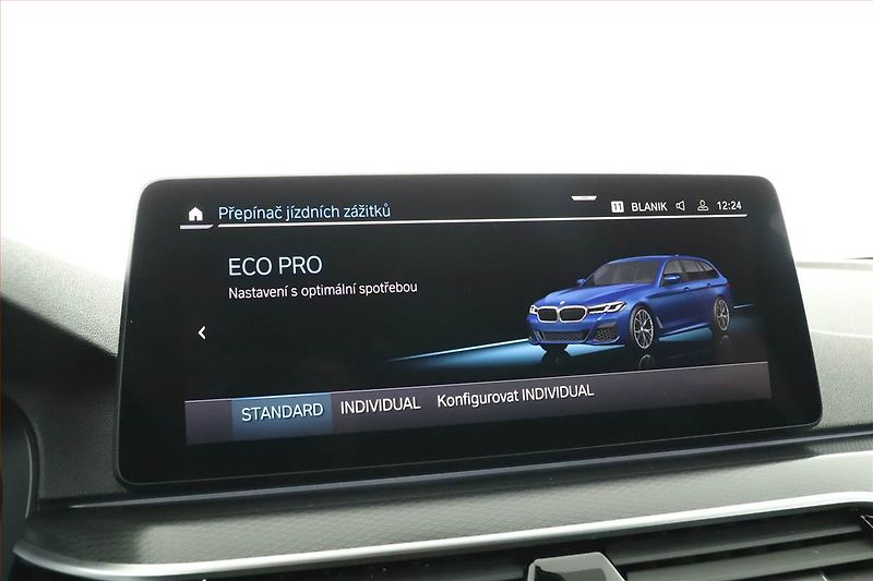 BMW Řada 5 (2021) M Sport 530d xDrive - fotka 15 z 21