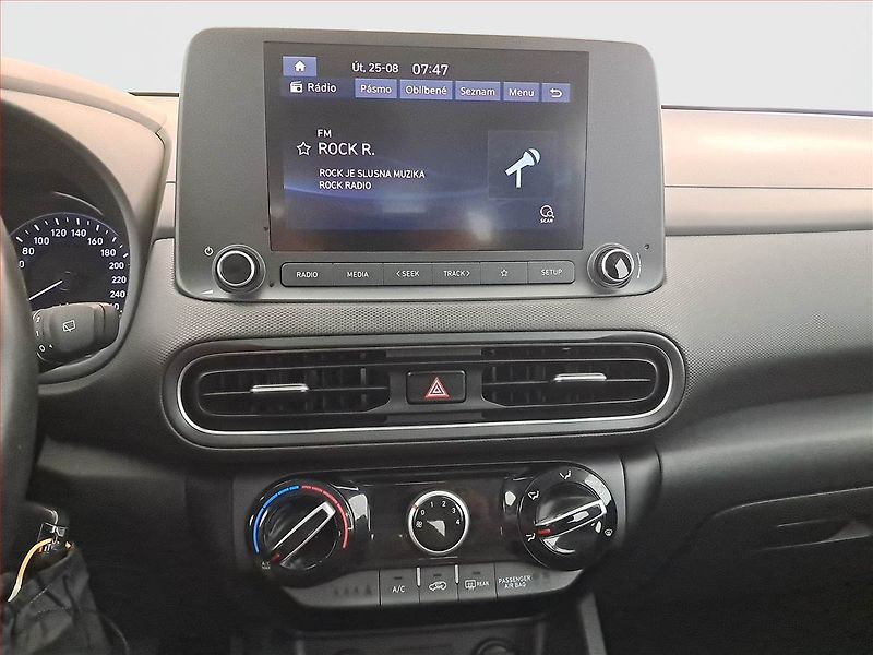 Hyundai Kona (2023) Comfort 1.0 T-GDI, ČR,1.maj - fotka 12 z 17