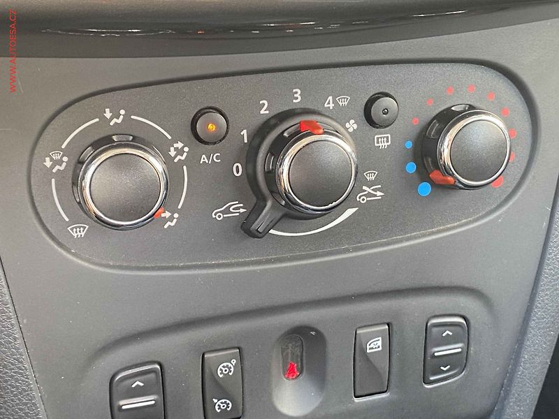 Dacia Sandero (2016) 0.9 TCe, Stepway, park. čidla - fotka 16 z 19