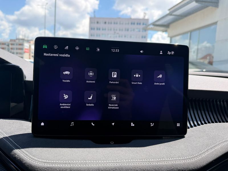 Škoda Superb Sportline 2.0 TDI 110kw DSG Co - fotka 13 z 29