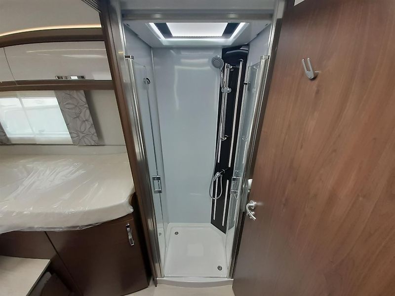 Frankia (2026) I7400GD Platin Pure - fotka 4 z 7