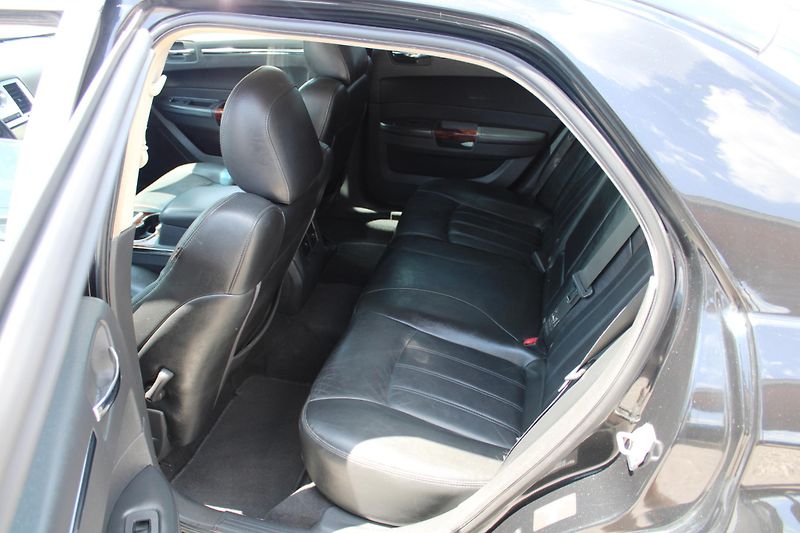 Chrysler 300C (2008) REZERVACE - fotka 10 z 17