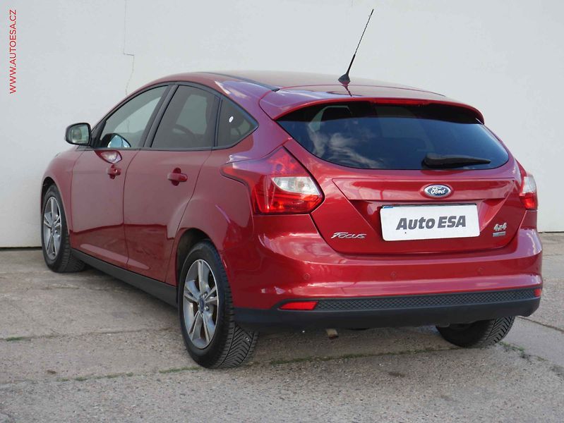 Ford Focus (2013) 1.0 EB, AC, park.asist - fotka 4 z 17