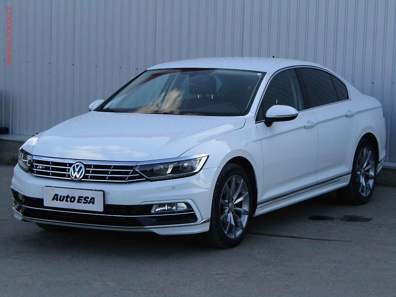 Volkswagen Passat (2018) 2.0TDi, 2.maj,ČR, R-Line, DSG - fotka 3 z 20