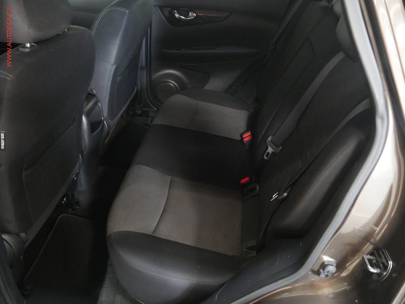 Nissan Qashqai (2016) 1.2DiG-T, AC, temp - fotka 10 z 17