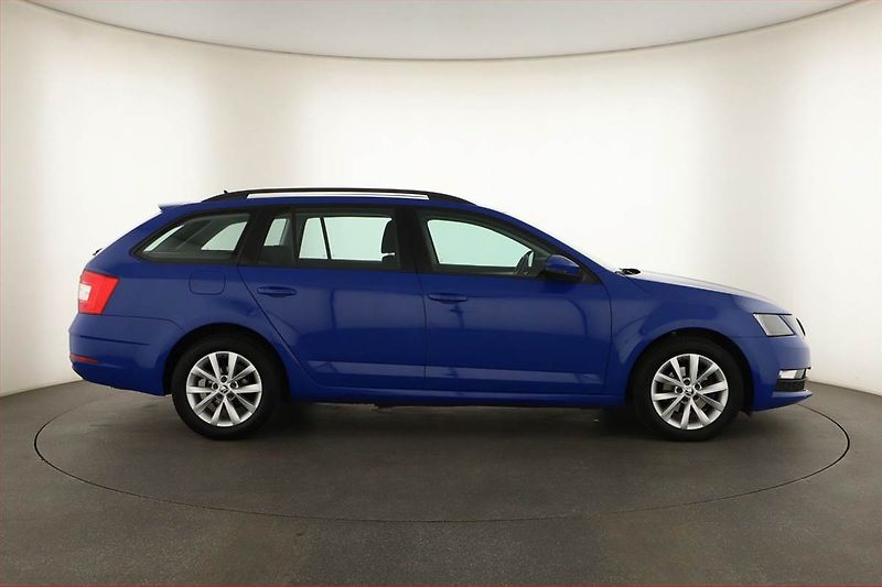 Škoda Octavia (2019) Ambition 1.6 TDI, ČR,1.maj - fotka 6 z 13