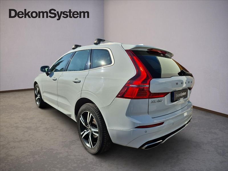 Volvo XC60 2,0 D4 AWD R-Design - fotka 4 z 18