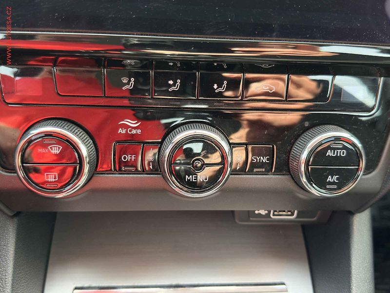 Škoda Octavia (2018) 1.5 TSi, 2.maj,ČR, Ambition - fotka 15 z 18