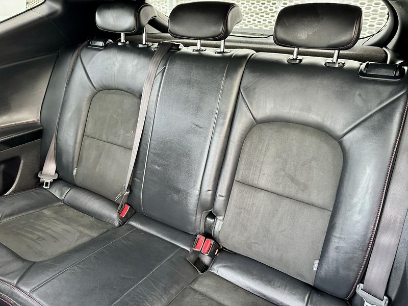 Kia Ceed (2016) 1.6 T-GDI 150kW GT Plus RECARO - fotka 23 z 25