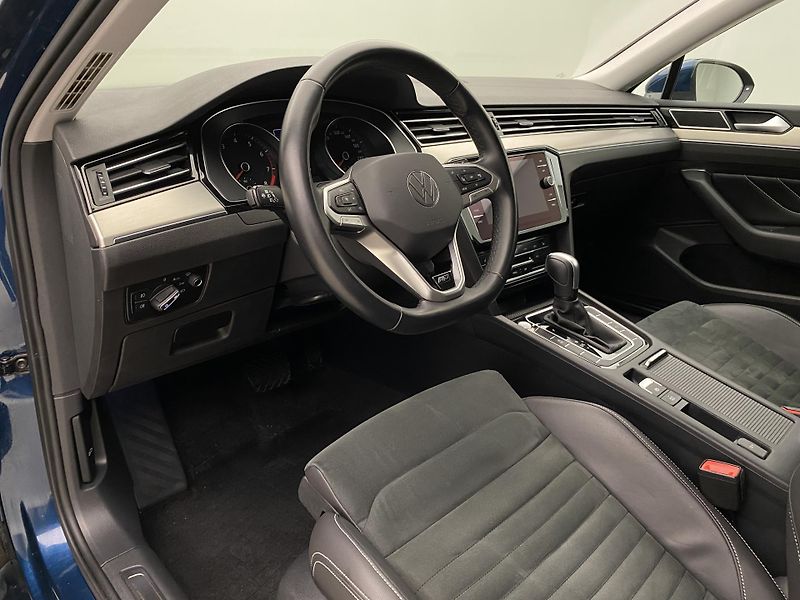 Volkswagen Passat VARIANT 2.0TDI DSG R-LINE CZ - fotka 4 z 55