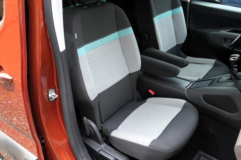 Citroën Berlingo XL 1.5 HDi, 7 - míst, ČR, HUD - fotka 38 z 38