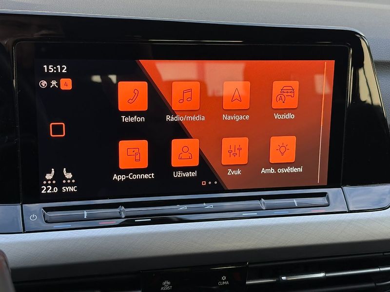 Volkswagen Golf 1.0TSI 81kW Life LED ACC - fotka 8 z 14
