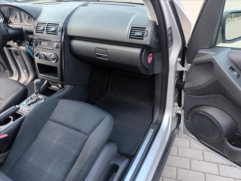 Mercedes-Benz Třídy A 1,5 160i,70kw,KLIMA,AUTOMAT - fotka 23 z 37