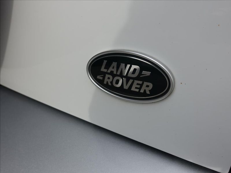 Land Rover Defender 2,0 D240 110 SE,el.tažné,DPH - fotka 38 z 39