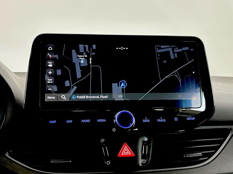 Hyundai i30 Smart DCT - fotka 23 z 26