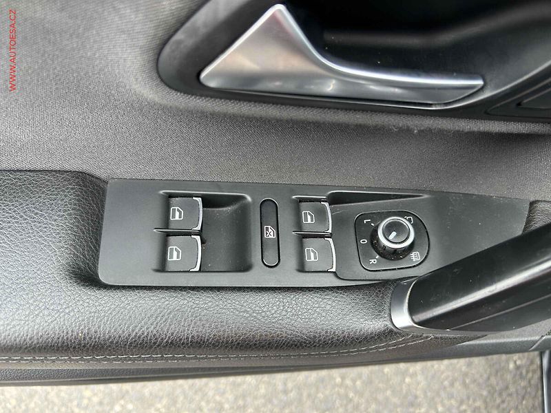 Volkswagen CC (2011) 3.6 FSi 4Motion, DSG - fotka 11 z 19
