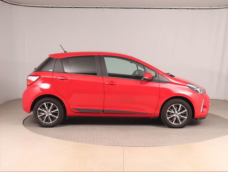 Toyota Yaris (2020) 1.5 Dual VVT-i, Serv.kniha - fotka 6 z 15