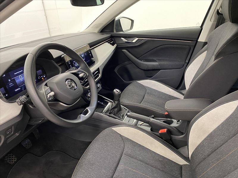 Škoda Scala 1,0 TSI 85kW Top Selection - fotka 5 z 30