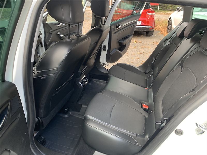 Renault Mégane 1,5 DCI 1.MAJ.,ČR,SERVISKA - fotka 17 z 20