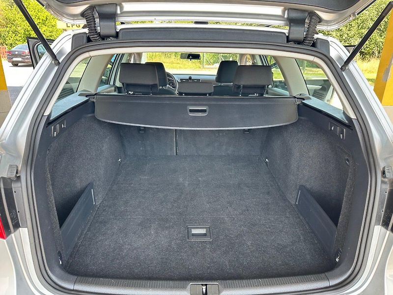 Volkswagen Passat Variant (2011) 1.6TDi NAVI, PRAVIDELNÝ SERVIS - fotka 15 z 16