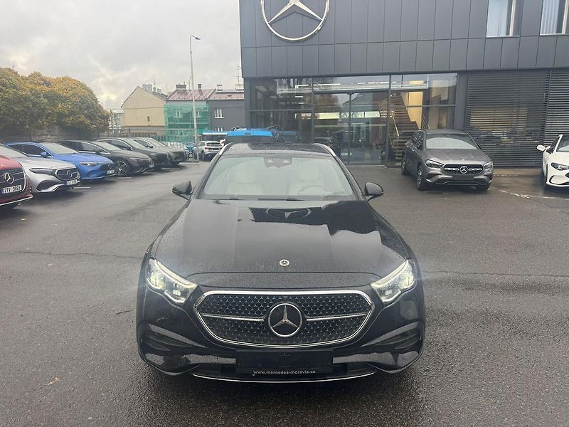 Mercedes-Benz Třídy E (2025) E 220 d 4MATIC kombi - fotka 2 z 23