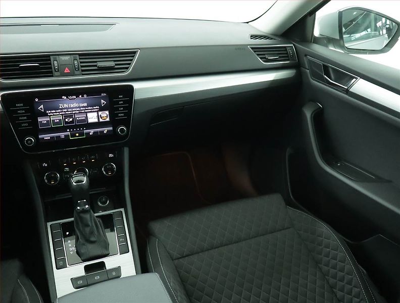Škoda Superb (2022) 2.0 TDI - fotka 8 z 20