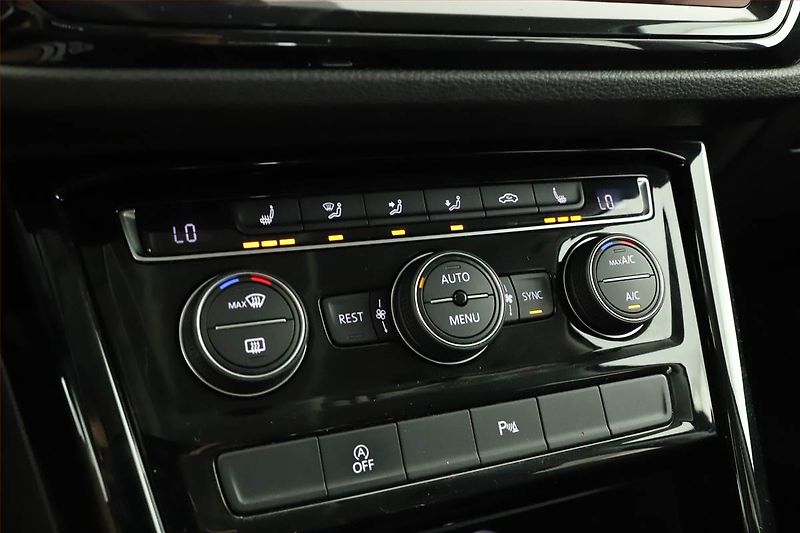 Volkswagen Touran (2020) 2.0 TDI, Automat, 7 míst - fotka 14 z 15