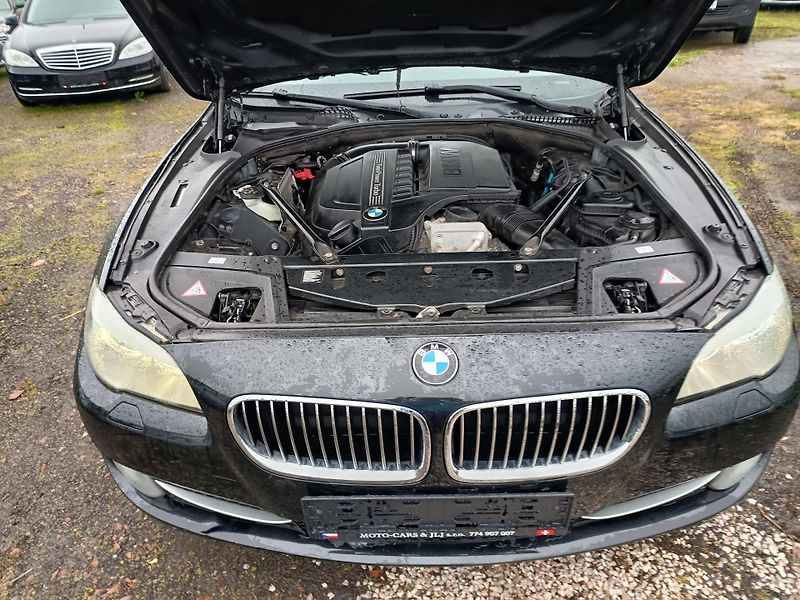 BMW Řada 5 (2011) 535i xDrive - fotka 49 z 50
