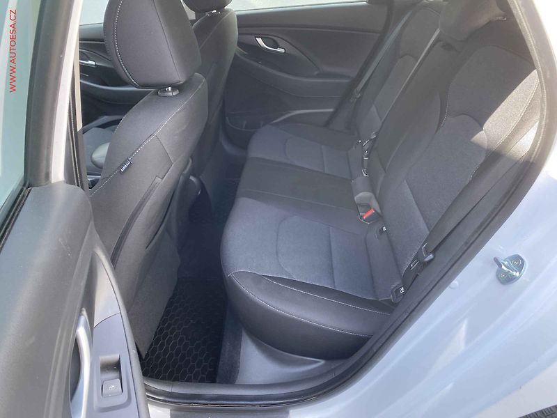 Hyundai i30 (2022) 1.5 T-GDi, 2.maj,ČR, Smart - fotka 10 z 21