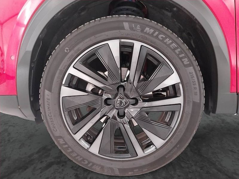 Peugeot 2008 (2024) GT Line 1.2 PureTech - fotka 15 z 24