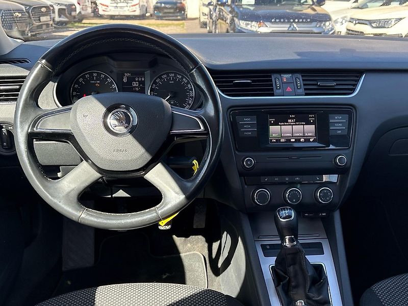 Škoda Octavia (2014)  1.6 TDI CR DPF Ambition Combi - fotka 10 z 18