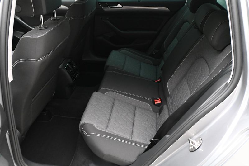 Volkswagen Passat 2,0 TDI 110 kW DSG Business Zá - fotka 14 z 32