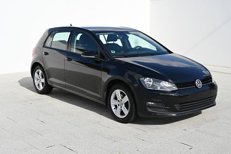 Volkswagen Golf VII 2.0TDI 110KW Highline 2/17 - fotka 3 z 57