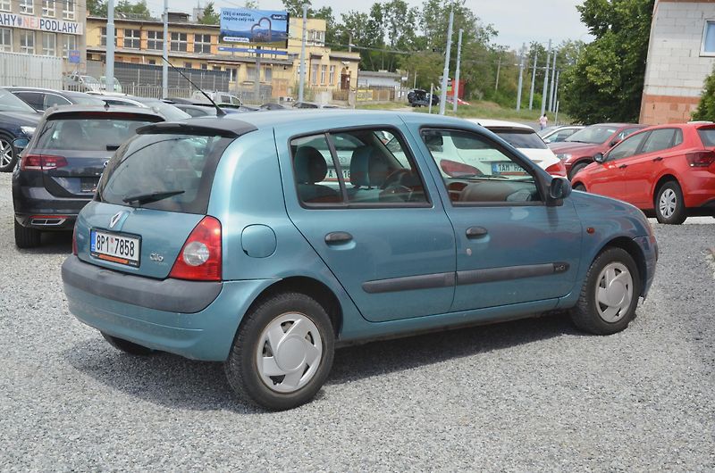 Renault Clio (2002) 1.5 DCi 48kW /ČR / STK 06/2028 - fotka 6 z 20