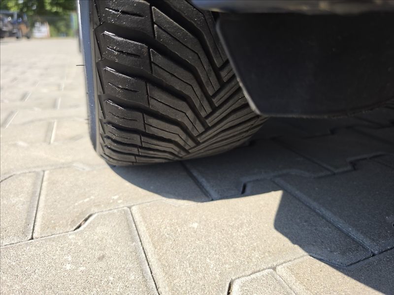 Škoda Rapid 1,0 TSi 70KW Drive dig.klima - fotka 42 z 46