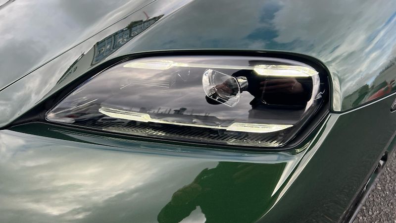 Porsche Taycan Sport Turismo - fotka 13 z 29