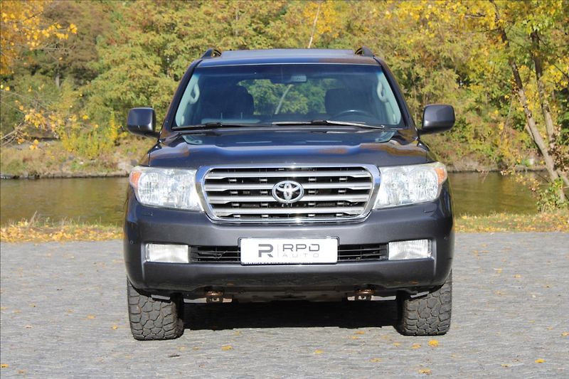 Toyota Land Cruiser 200 4.5 D-4D V8 / CZ - fotka 7 z 38