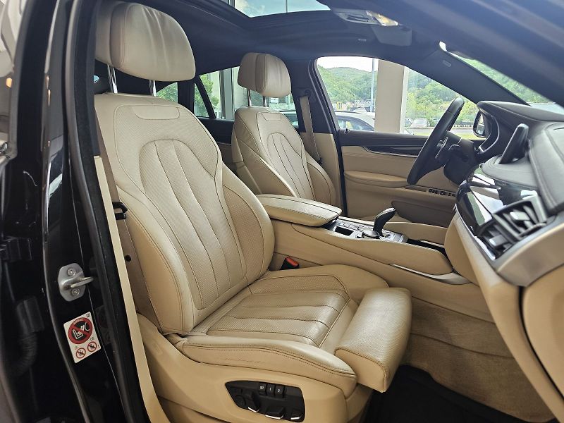 BMW X6 xDrive30d - fotka 16 z 31