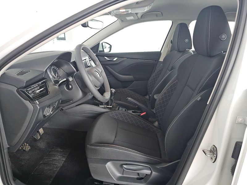 Škoda Scala (2023) 1,0 TSI 81 kW AMBITION - fotka 9 z 24