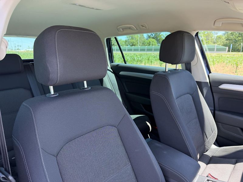Volkswagen Passat 2.0 TDI VIRUTAL MASÁŽ SERVISKA - fotka 37 z 46