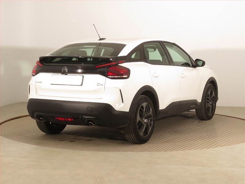 Citroën C4 (2022) Feel 1.2 PureTech, Serv.kniha - fotka 5 z 17