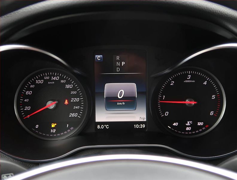 Mercedes-Benz GLC (2018) AMG line 220 d, 4x4,Automat - fotka 11 z 25