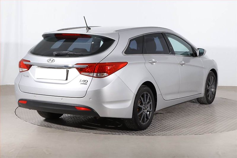 Hyundai i40 (2012) 1.7 CRDi, Serv.kniha, Xenony - fotka 5 z 23