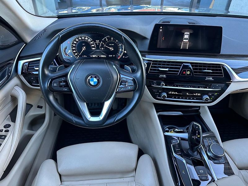 BMW Řada 5 540i xDrive SportLine 69000KM - fotka 8 z 20