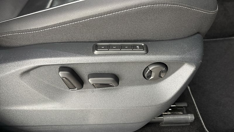 Volkswagen Tiguan Allspace 2.0 TDI DSG 4motion R-Line - fotka 23 z 36