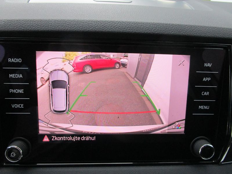 Škoda Karoq 1.5TSi Style - fotka 14 z 22